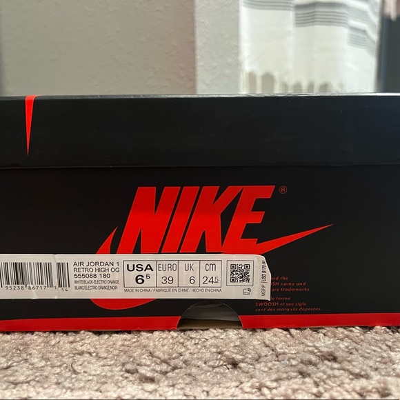 Jordan 1 Retro High Electro Orange - Picture 2 of 3